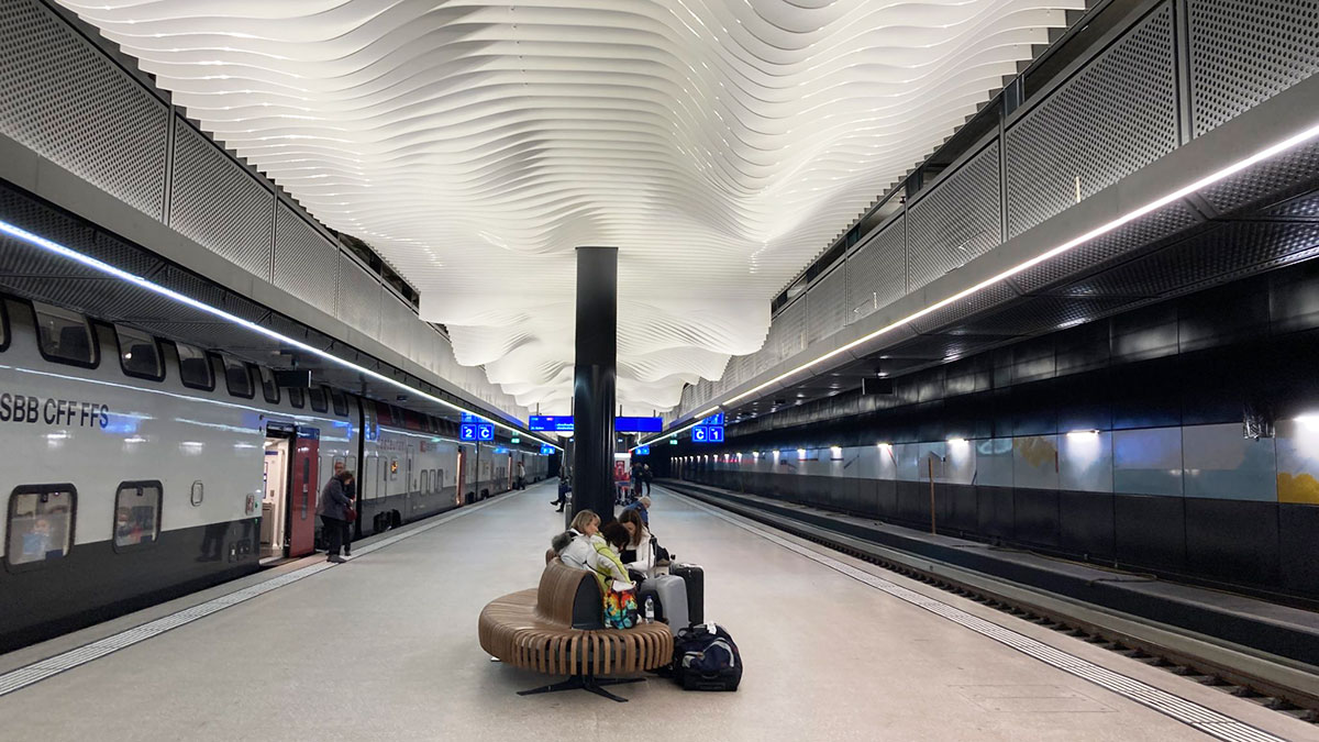 la gare modernisee de geneve aeroport plafond